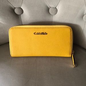 Calvin Klein NWOT large wallet